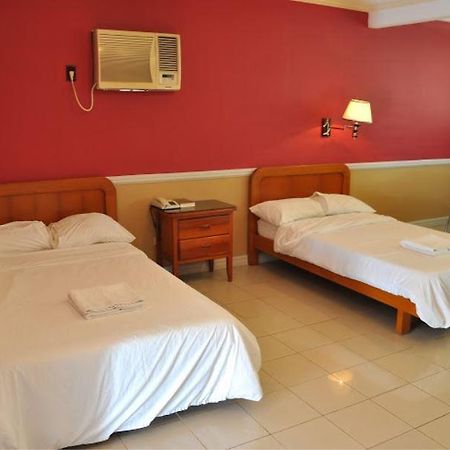 Club Manila East Taytay Apartment Exterior photo